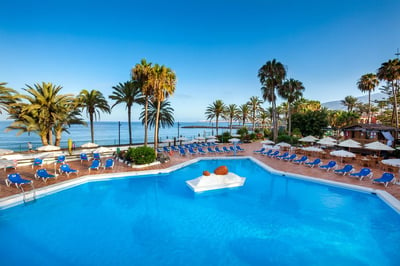 pool over looking the ocean in mexico