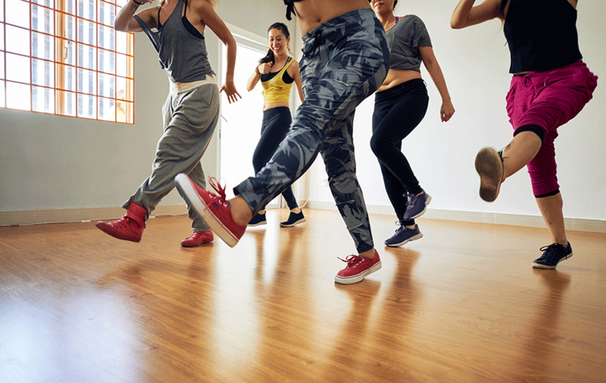 five people dancing hiphop